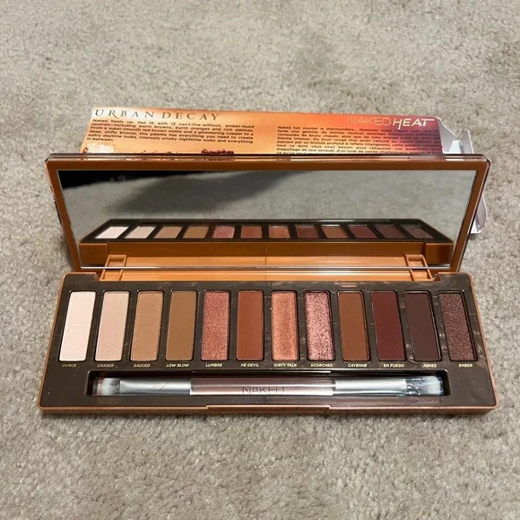Urban Decay Naked Heat Palette with Warm Hues - Picture 2 of 8